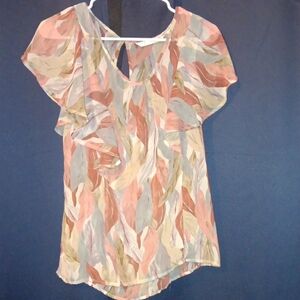Elegant Leaf Print Blouse in Pastel Hues